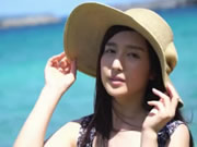 일본 아름다운 소녀 태양 과 밀짚 모자
