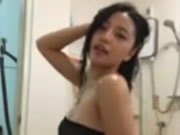 타이어 소녀 섹시한 샤워 에 웹캠